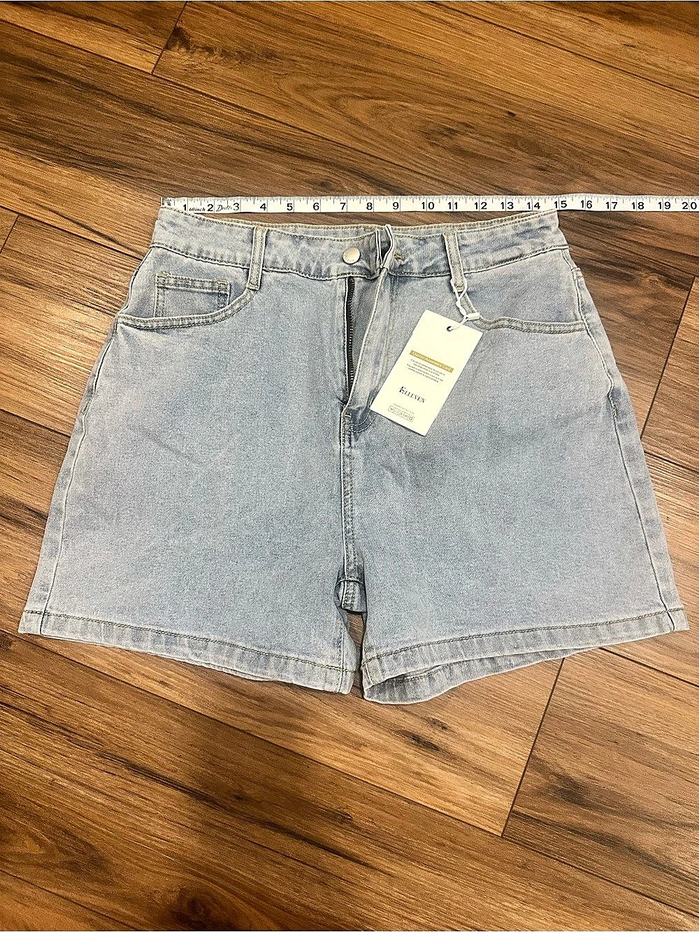 Women's Denim Jean Shorts Size Medium NWT